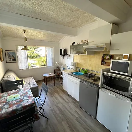 T2 Proche Avec Terrasse - Fr-1-837-16 *